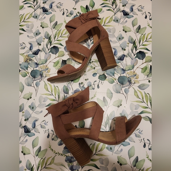 Lc Lauren Conrad Strappy Heels - Picture 1 of 10